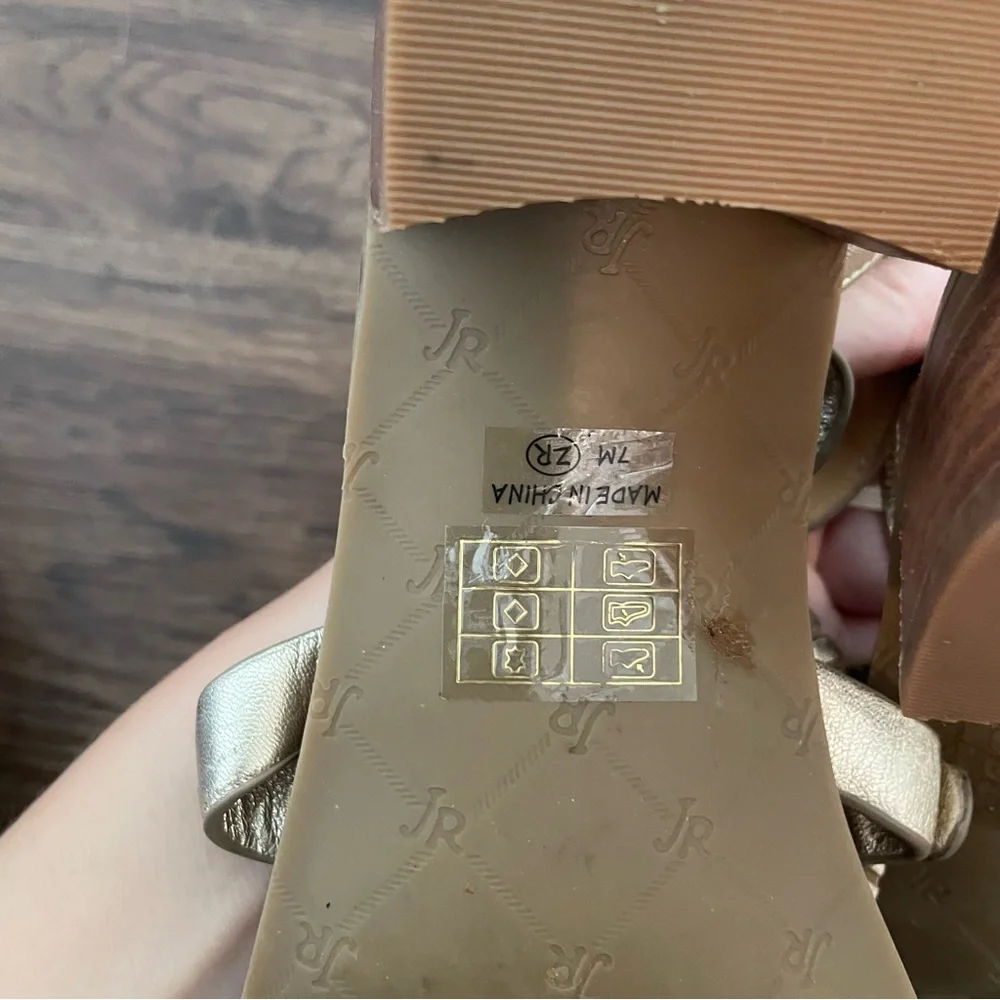 Jack Rogers Gretchen Block Heel Sandals Sz 7 Gold Leather